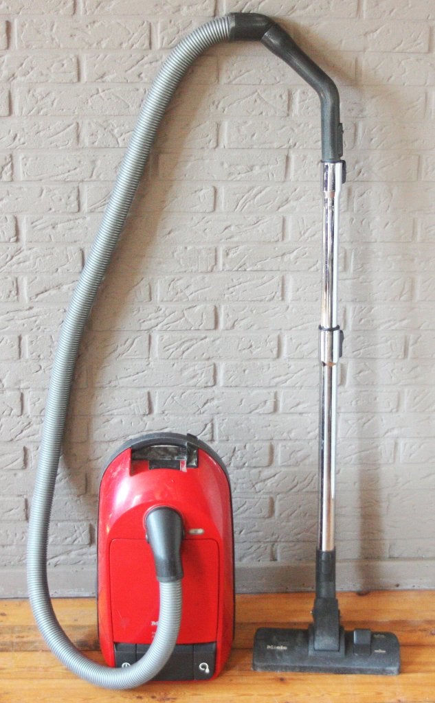 Miele Stofzuiger / Electronic S242 Air Clean Plus / 1500 W, Stofzak, Gebruikt, Ophalen of Verzenden, Miele