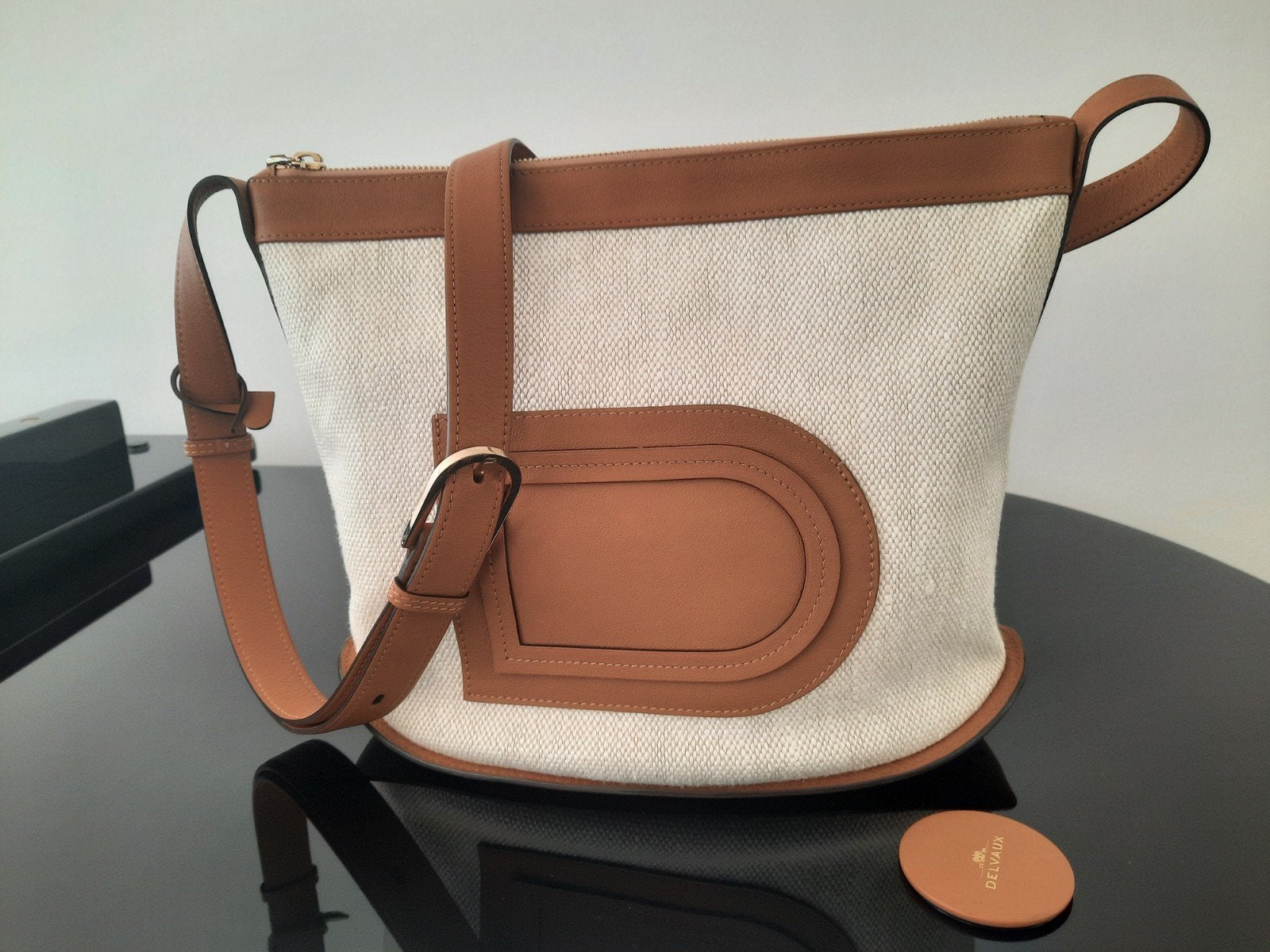 Delvaux Le Pin Baudrier, Enlèvement