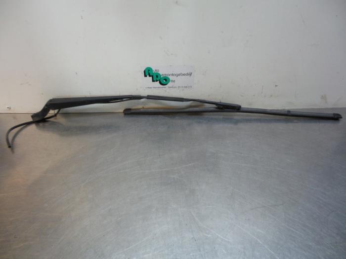 Ruitenwisserarm voor van een Mercedes Vito (Vito 03-), Gebruikt, -, Ophalen of Verzenden, -