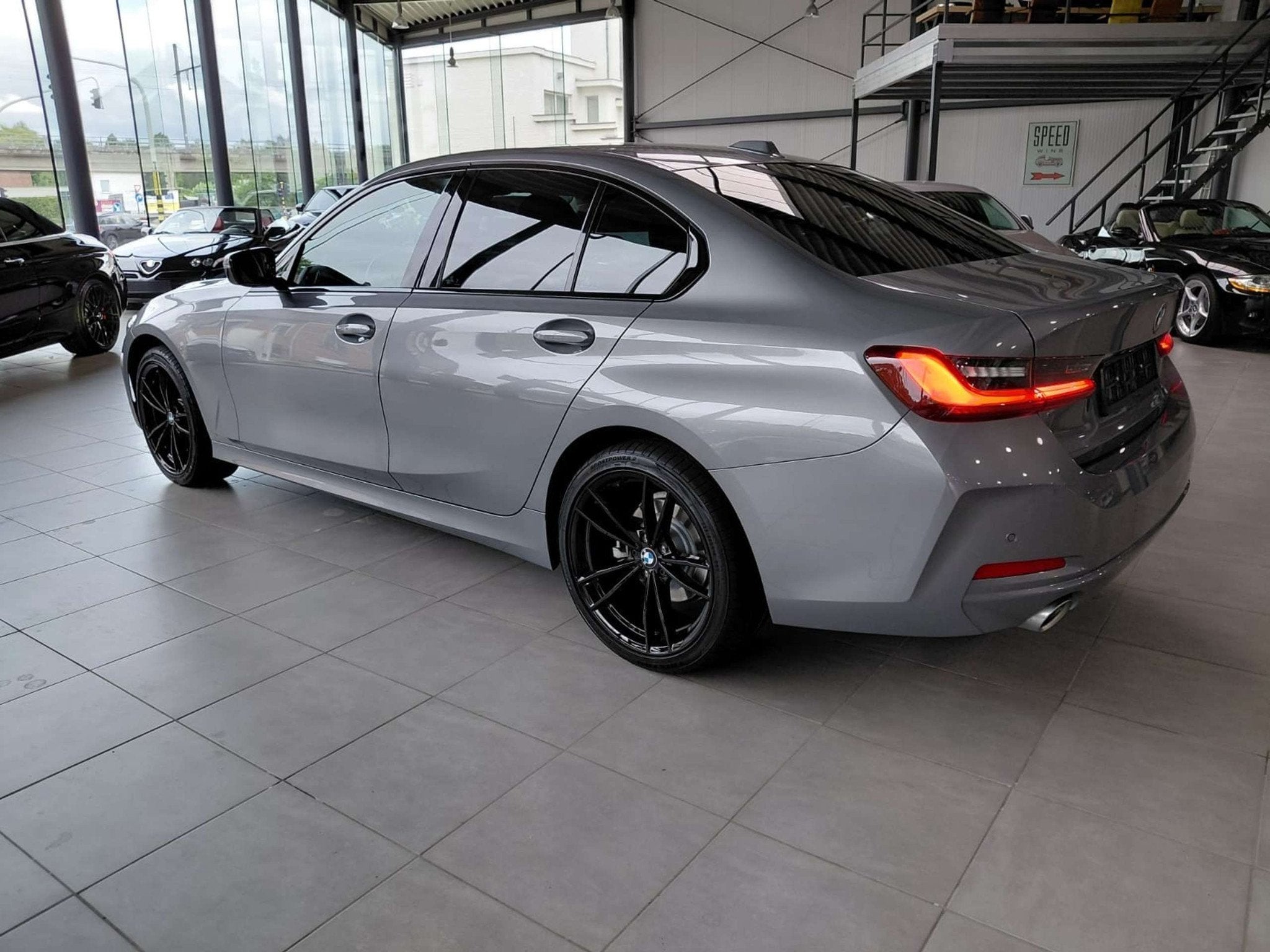 BMW 3 Serie 318 318iA (automatique), Autos, Cuir, Achat, 4 portes, Noir