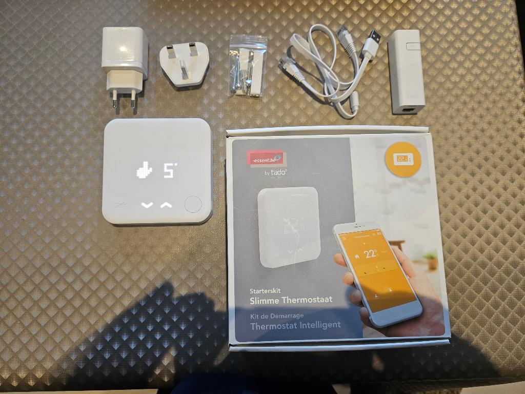 Tado Starters kit, Doe-het-zelf en Bouw, Thermostaten, Ophalen of Verzenden, Zo goed als nieuw