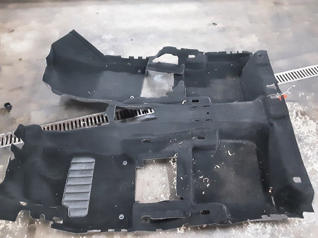 JEU DE TAPIS Volkswagen Tiguan (CT1) (571883368A), Autos : Pièces & Accessoires, Volkswagen, Mevr. I. Hauben, Utilisé, Rue de l'Espoir 34 34
4030  GRIVEGNÉE, BE
