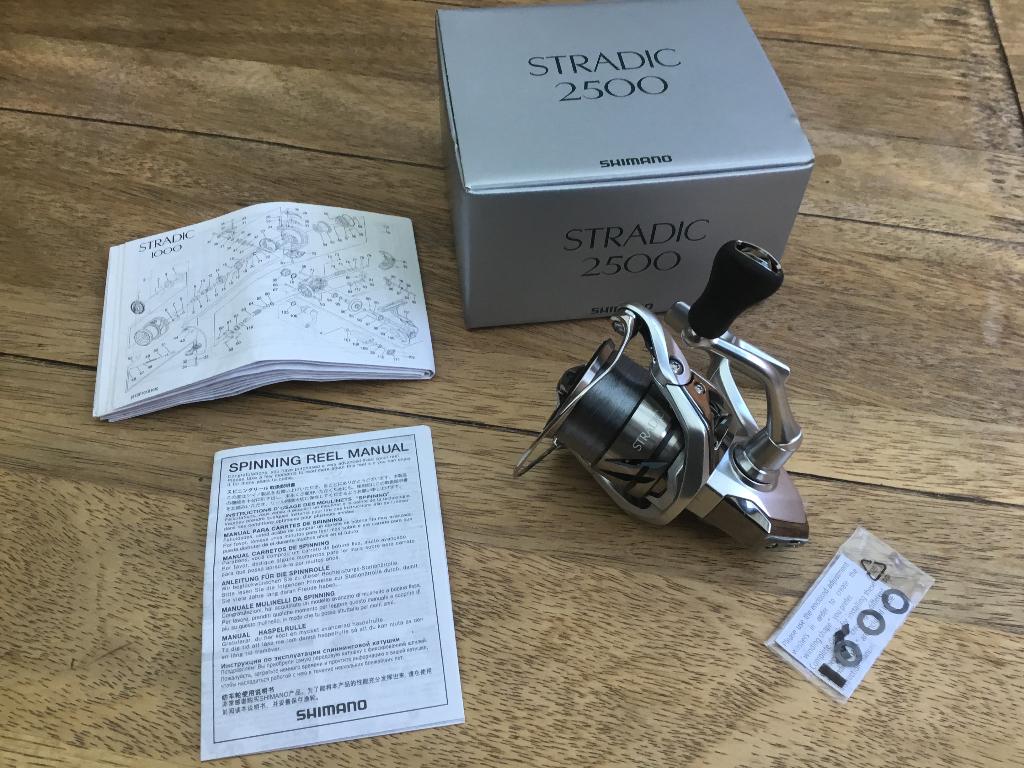 Shimano Stradic FM 2500.Nieuw., Watersport en Boten, Ophalen of Verzenden, Nieuw, Molen