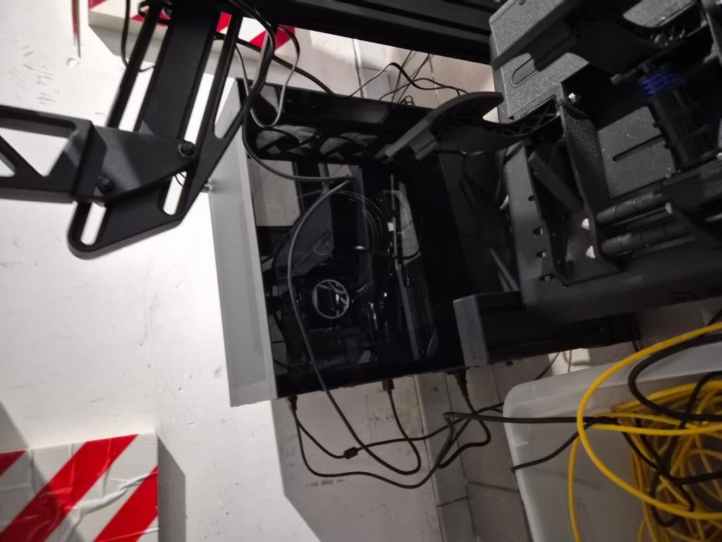 Racing setup te koop alles onder garantie 1 maand oud, Ophalen, 32 GB, SSD