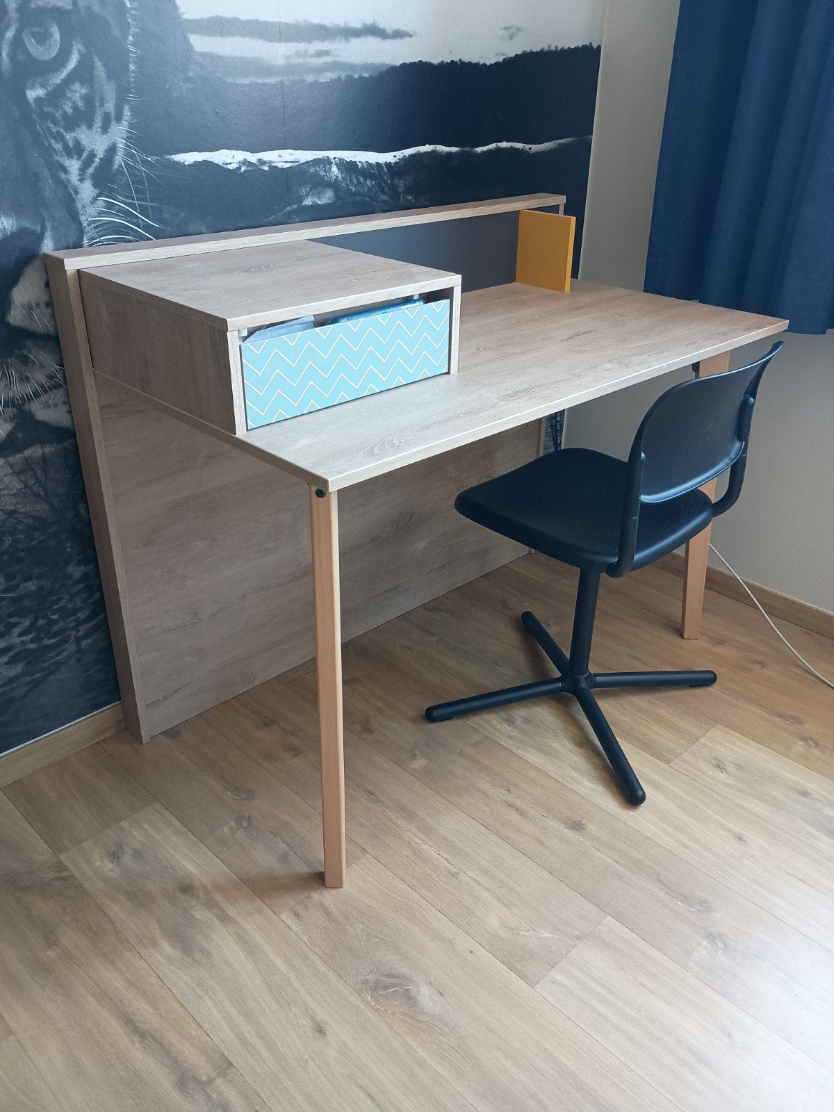 Stevige bureau met stoel, Huis en Inrichting, Bureaus, Ophalen, In hoogte verstelbaar