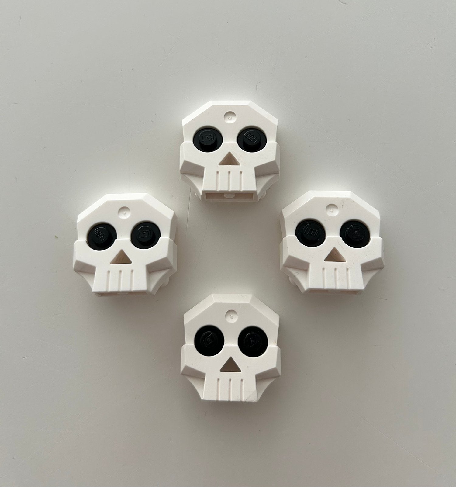 Tête de crâne Lego (4x), Enfants & Bébés, Jouets | Duplo & Lego, Comme neuf, Lego, Briques en vrac, Complet, Pirates, Envoi