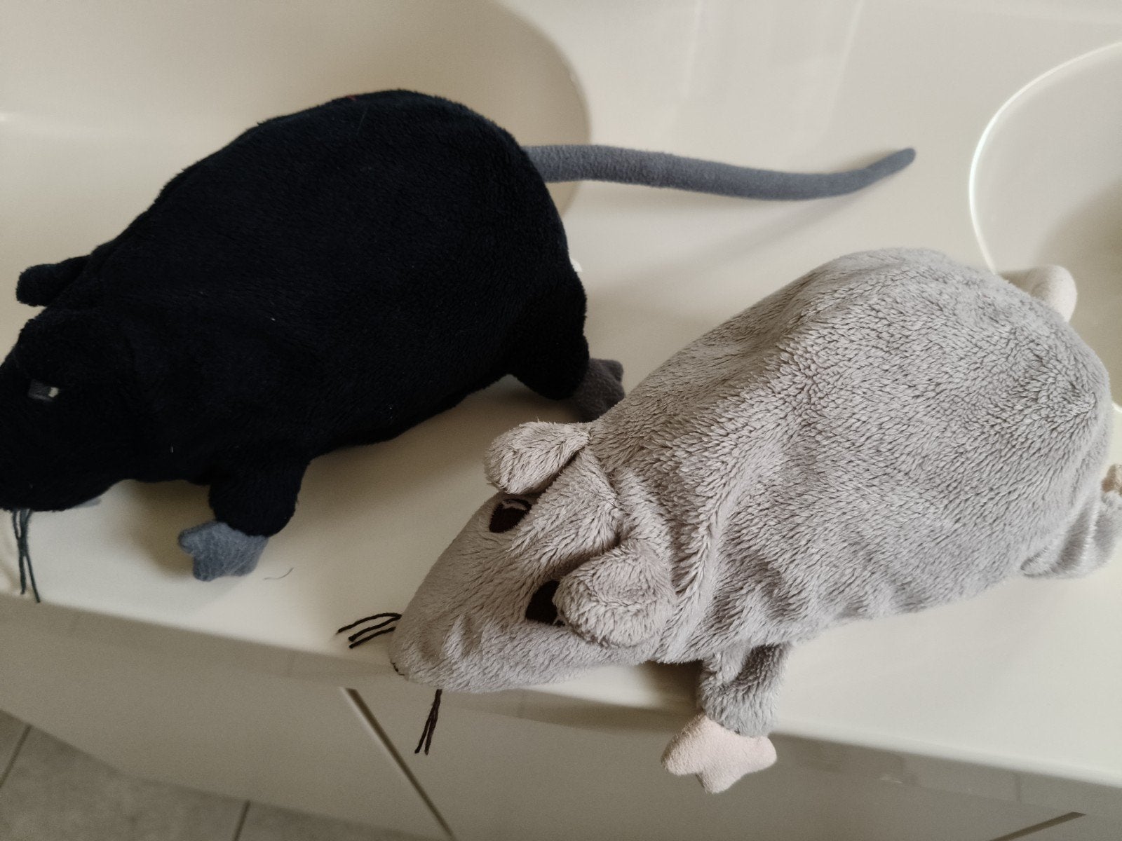 Twee Ikea knuffel muizen, Ophalen, IKEA