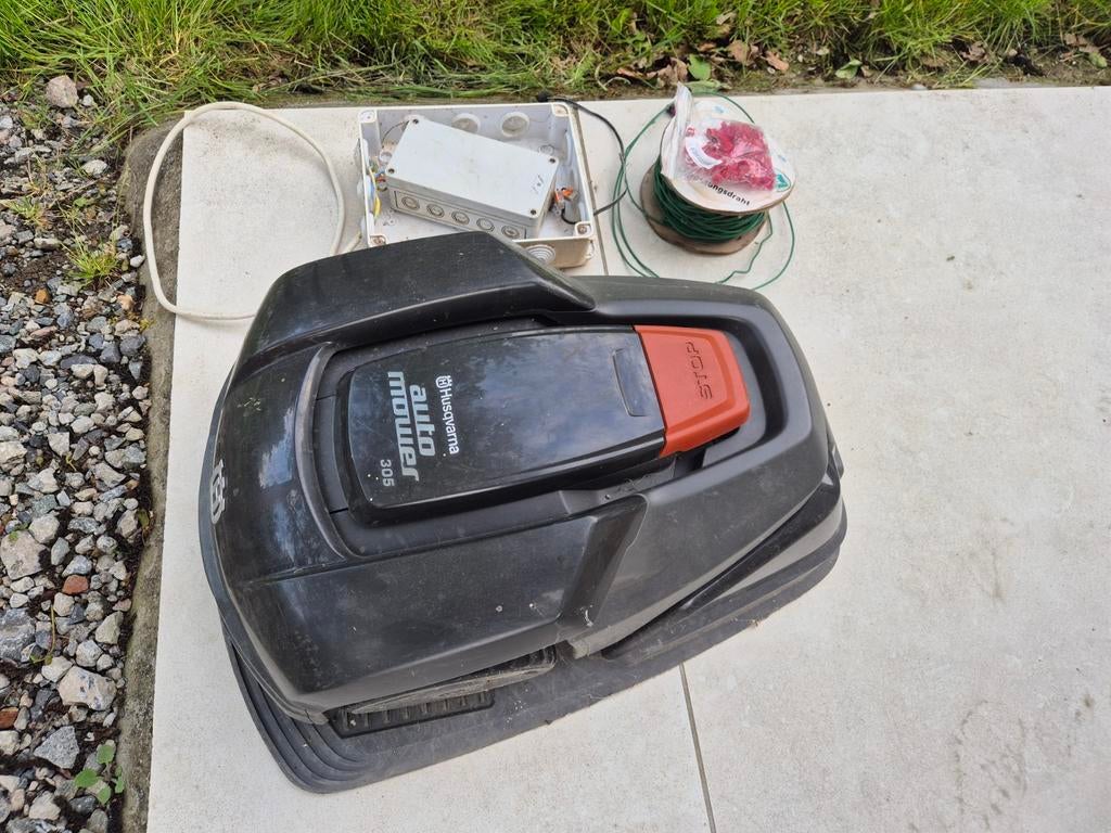 Husqvarna Automower 305 (modèle 2014) - Accessoires inclus, Enlèvement