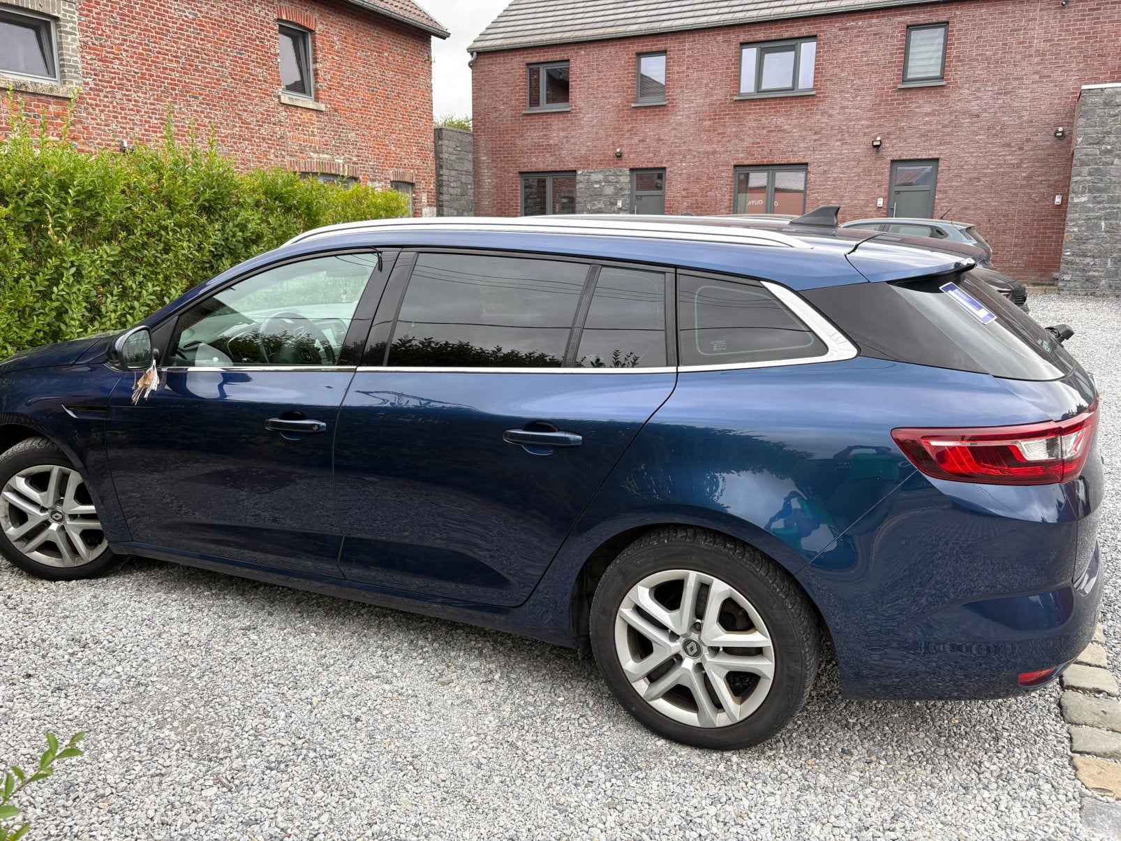 Renault megane, Autos, Renault, Mégane, ABS, Phares directionnels, Régulateur de distance, Airbags, Air conditionné, Bluetooth
