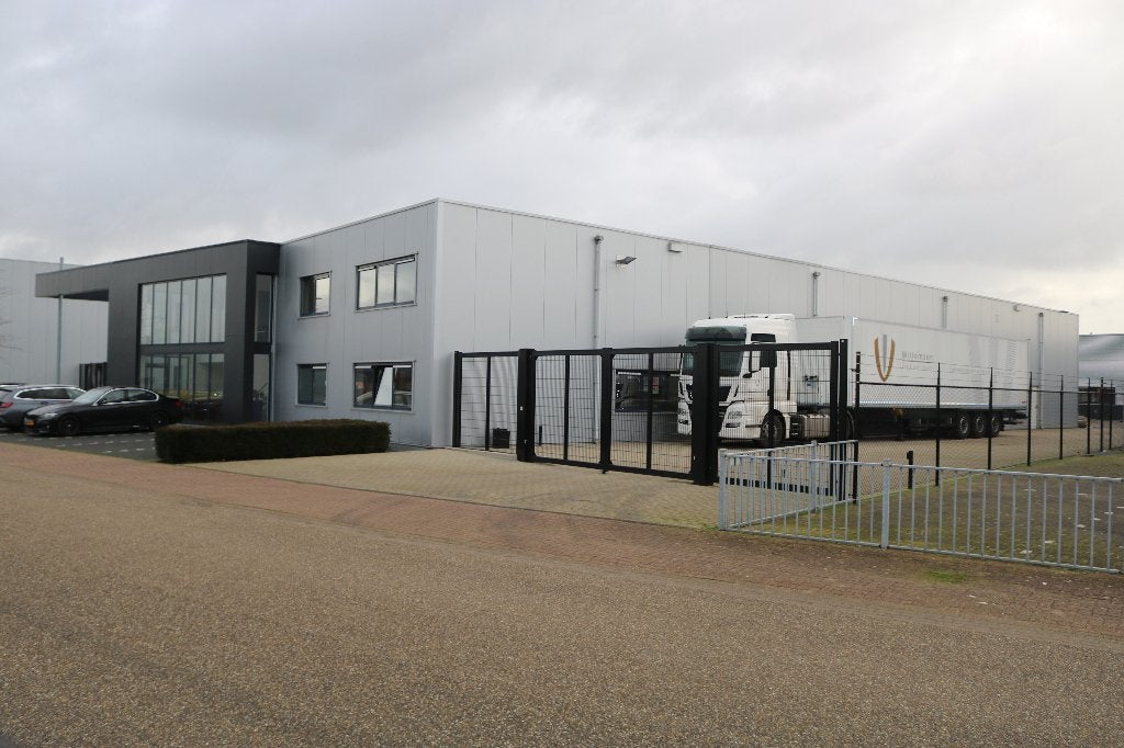 Gezocht: Staalconstructies & Tweedehands Bedrijfspanden, Ophalen, Gebruikt