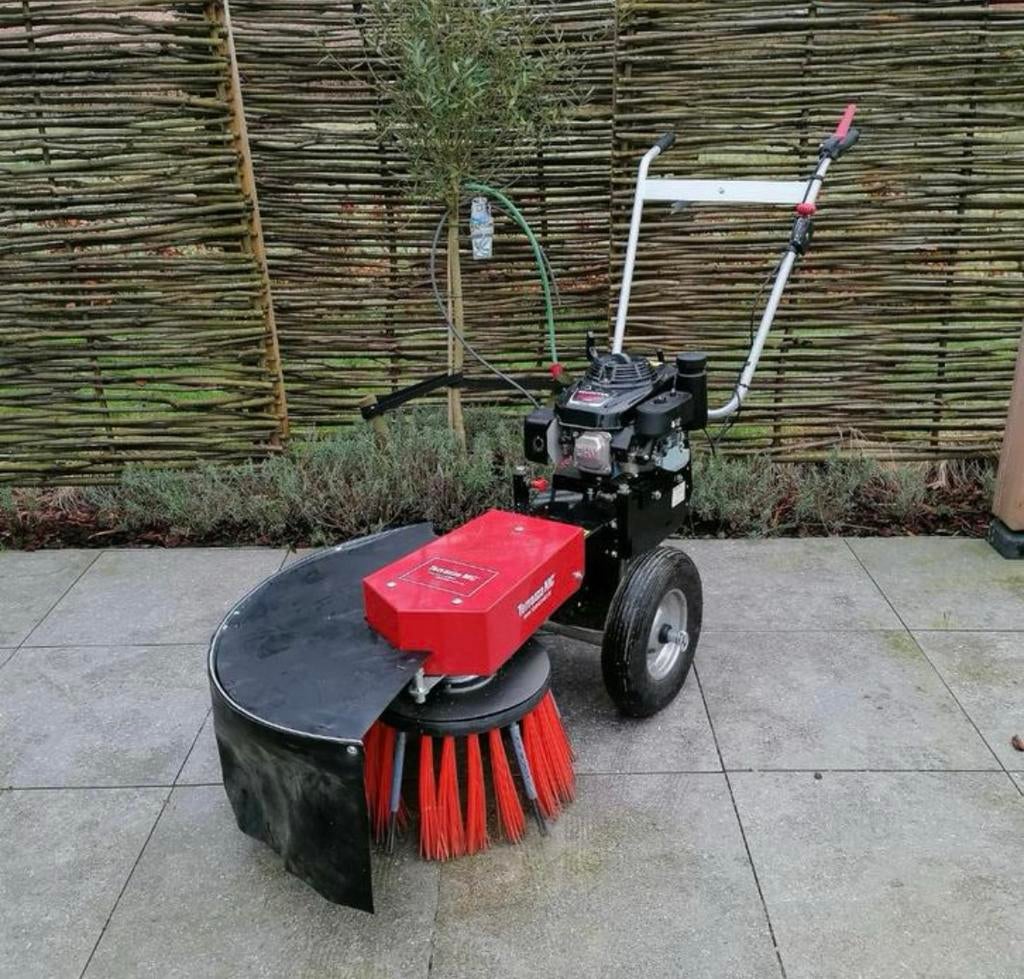 La terrazza borstelmachine, Tuin en Terras, Veegmachines, Ophalen, Zo goed als nieuw
