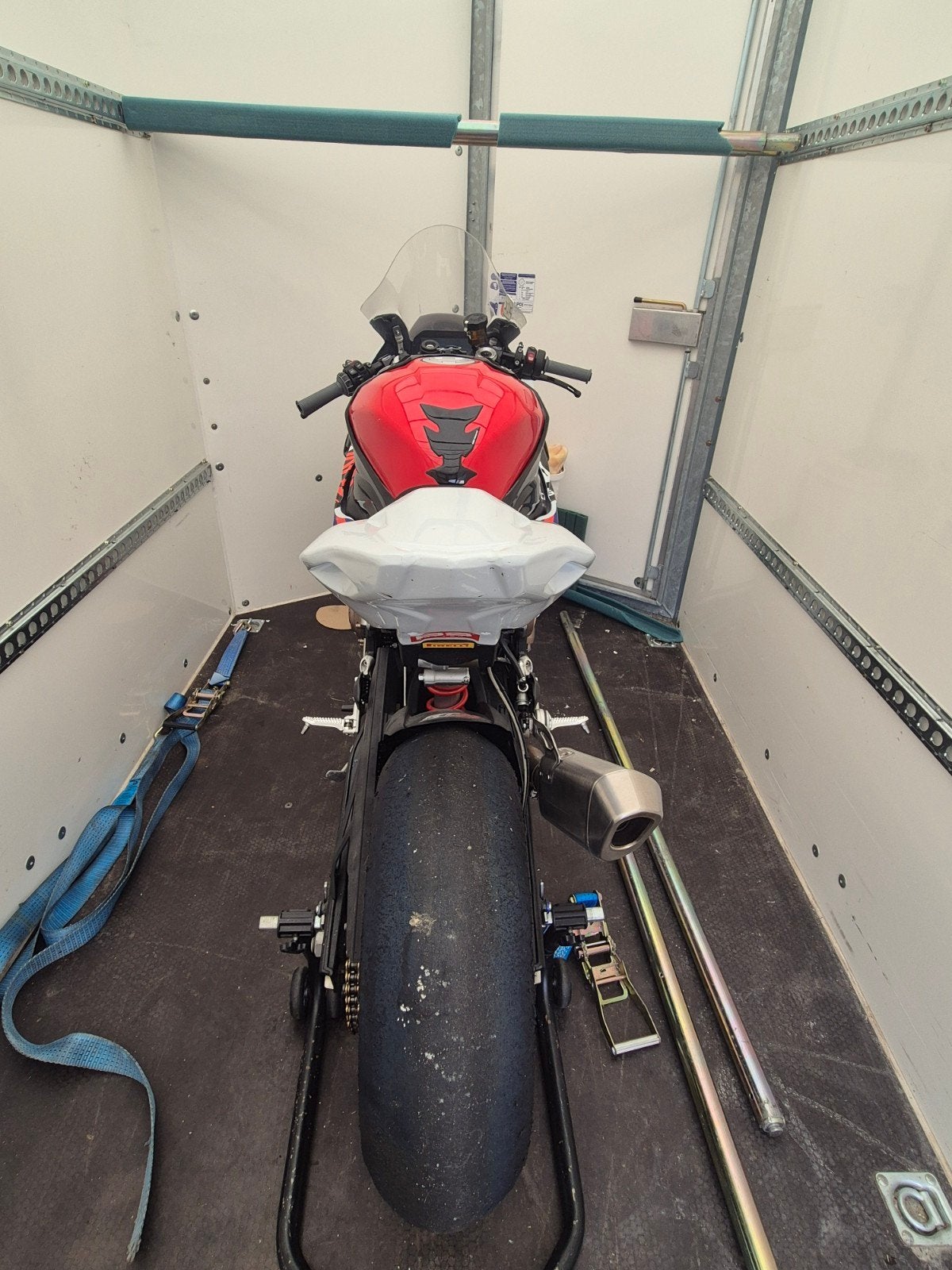 Vélo de course sur circuit BMW S 1000RR, Particulier
