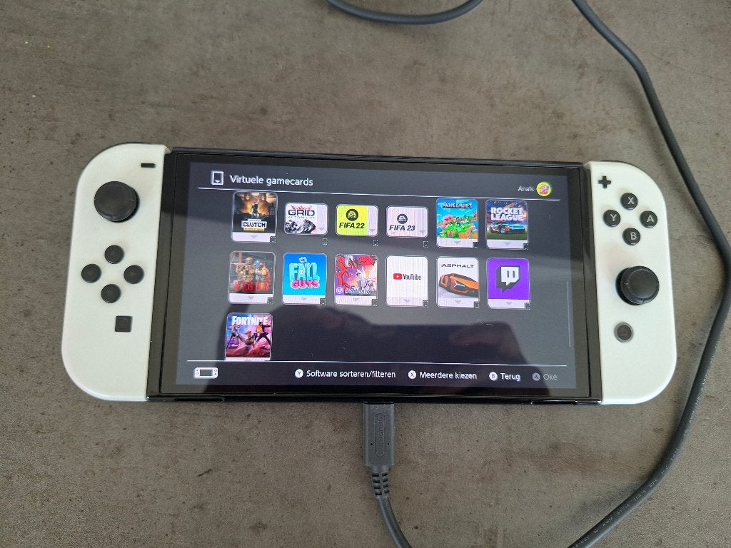 Nintendo switch oled, Games en Spelcomputers, Spelcomputers | Nintendo Switch, Met 2 controllers, Switch OLED, Ophalen, Gebruikt