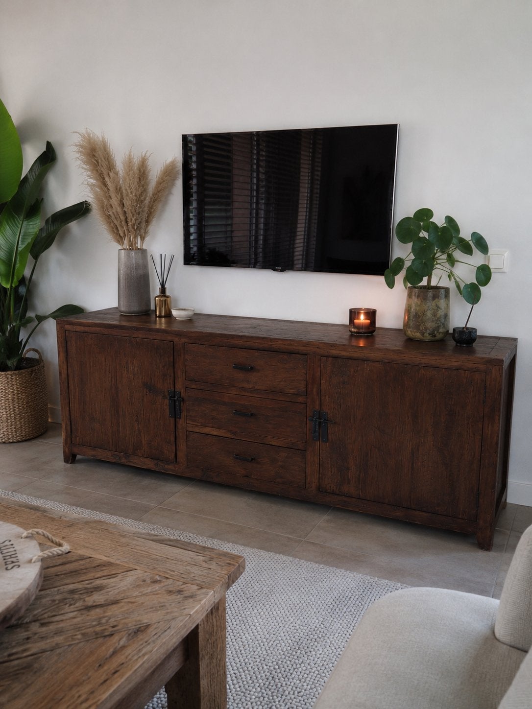 Volhout dressoir van mangohout, Huis en Inrichting, Kasten | Dressoirs, Ophalen, Met lade(s), Bohemian, Zo goed als nieuw