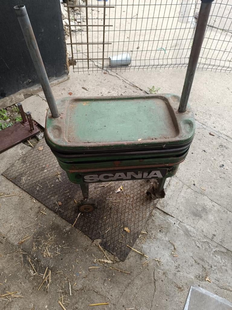 A vendre ancien servante a outils hazet, Ophalen