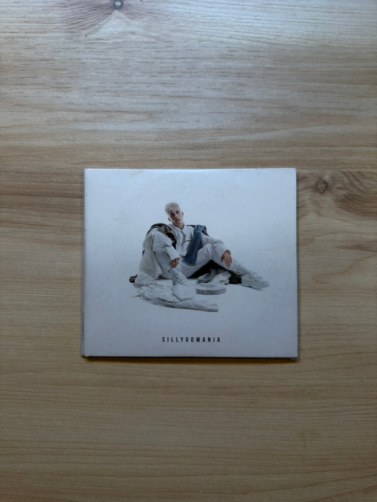 Loïc Nottet – Sillygomania (CD), Enlèvement, Loïc Nottet