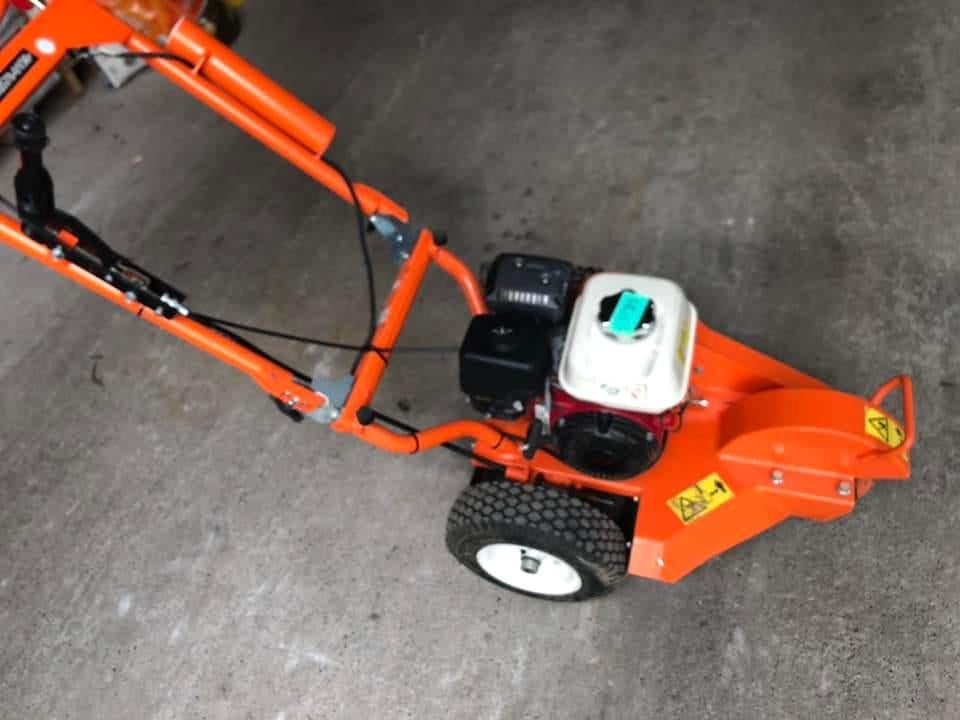 LOCATIE Stomptrimmer, Ophalen, Zo goed als nieuw, Benzine