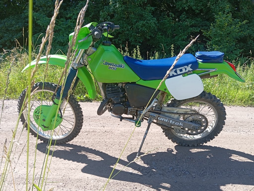 KAWASAKI KDX 200 86-88/LUCHTFILTERKAST, Ophalen of Verzenden, Gebruikt