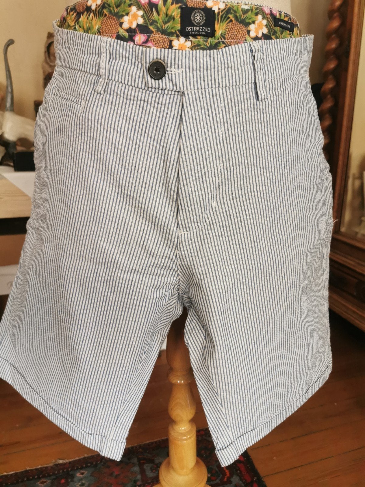 Très beau short pour homme de la marque DStrezzed, Vêtements | Hommes, Pantalons, Enlèvement ou Envoi