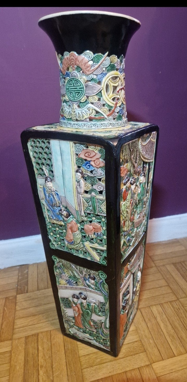 vase chinois avec relief. Aucun dommage, Antiquités & Art, Enlèvement