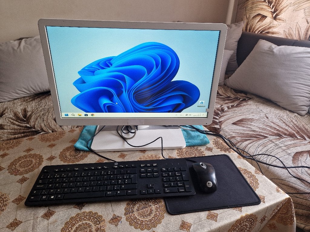 twee computers inbegrepen te koop, Computers en Software, Desktop Pc's, Ophalen, Gebruikt