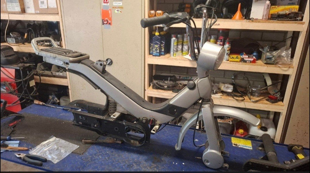 te koop een piaggio vespa grillo frame zonder papieren, Fietsen en Brommers, Ophalen, Gebruikt, Frame, Vespa piaggio grillo