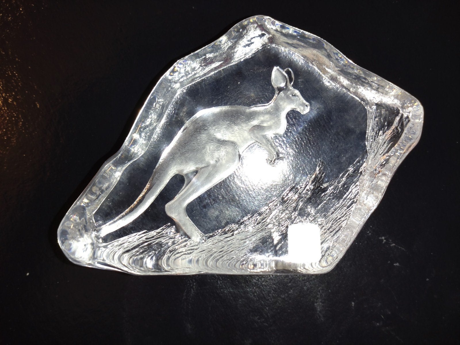 Glassculptuur Mats Jonasson Kangoeroe, Ophalen