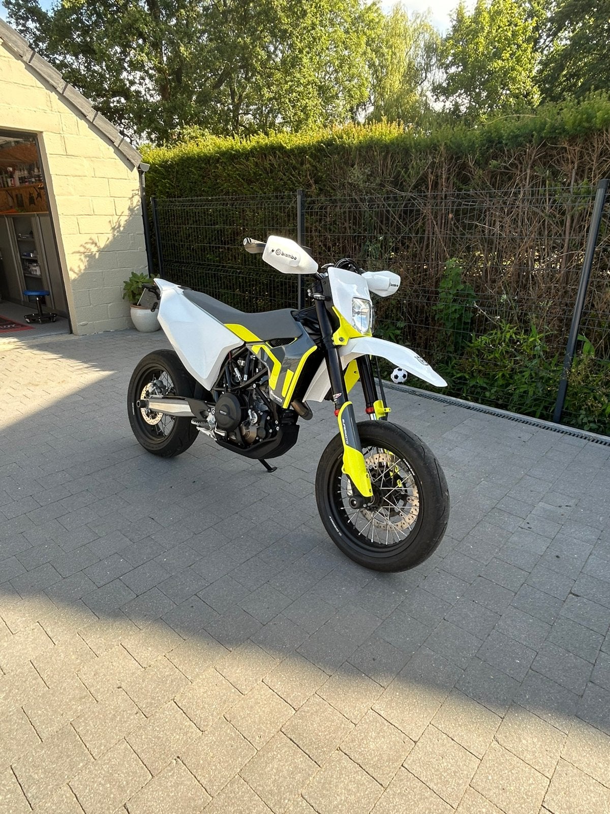 Husqvarna 701 supermoto, Motoren, Nieuw, Particulier, ABS, SuperMoto