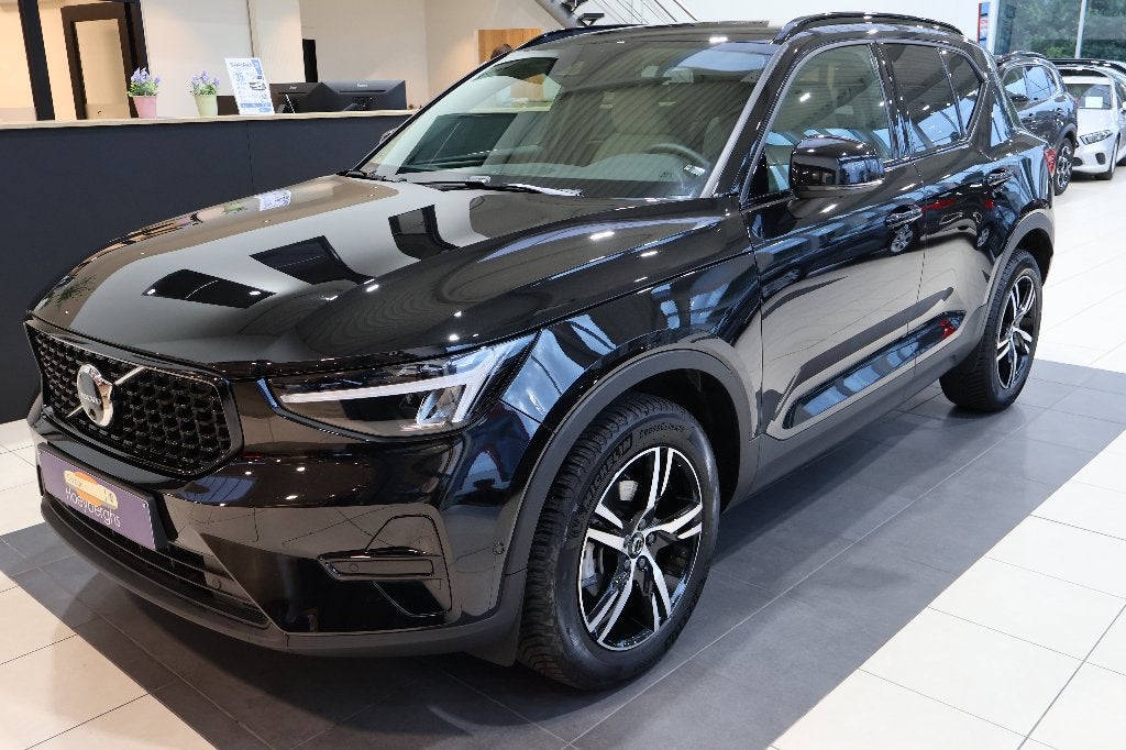 VOLVO XC40 T2 DARK AUTOMAAT / 360 CAMERA / HARMAN KARDON, Autos, Volvo, Cuir, Volant chauffant, Achat, Euro 6