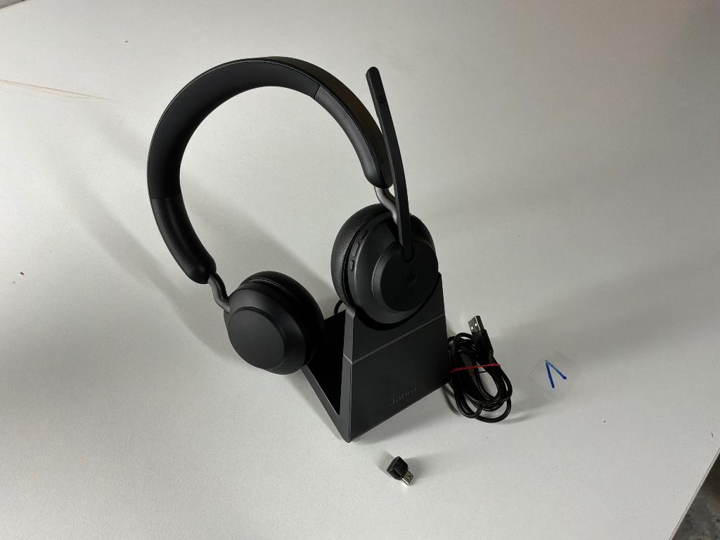 Jabra evolve2 65 Link380A stereo stand nieuwstaat, Computers en Software, Mute-functie, On-ear, Ophalen of Verzenden, Zo goed als nieuw