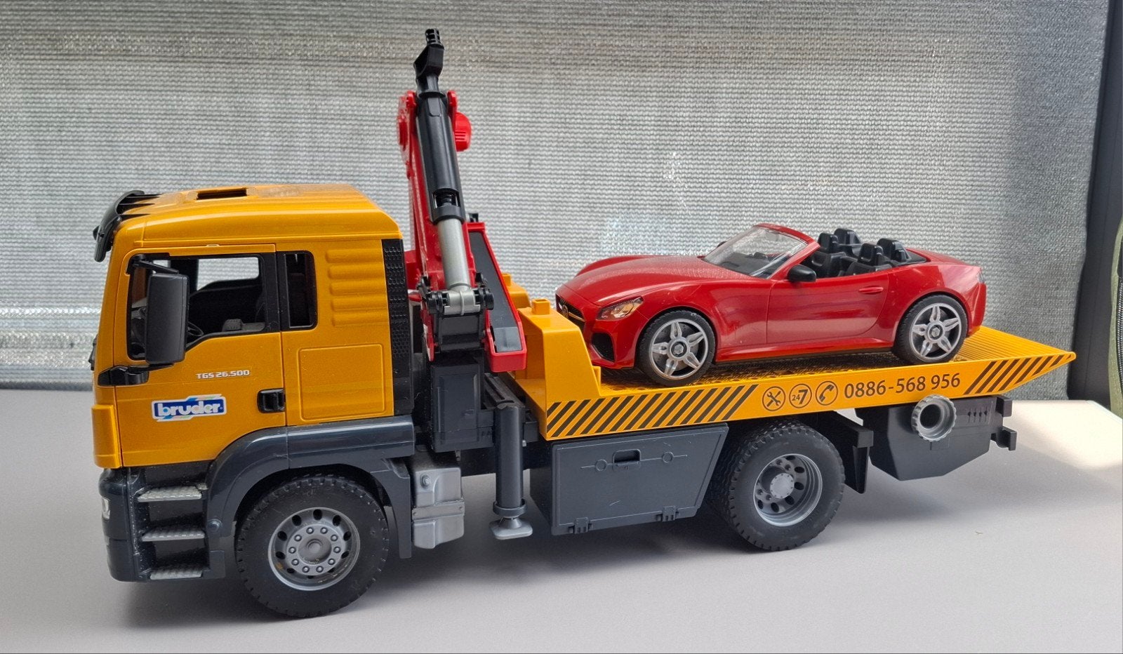 BRUDER takelwagen + roadster, Ophalen, Gebruikt