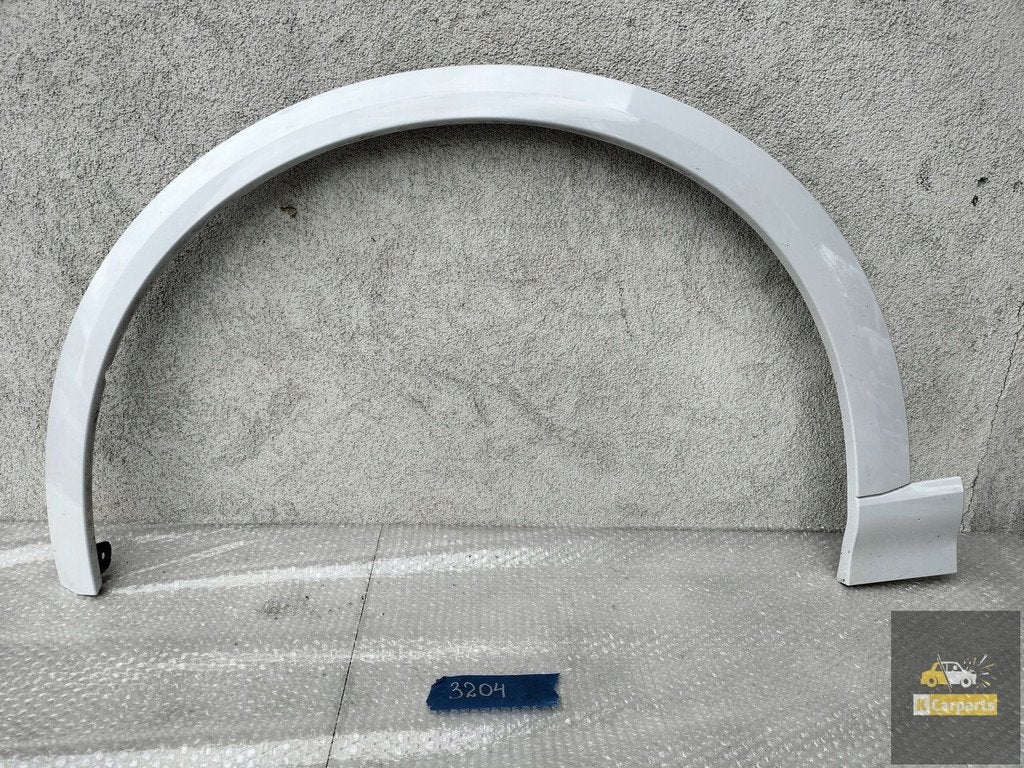 85H853717A AUDI Q6 E-TRON LINKERVLEUGELBEKLEDING, Gebruikt, AUDI AG, Auto-Union-Strasse 1
85045  Ingolstadt, DE, Audi