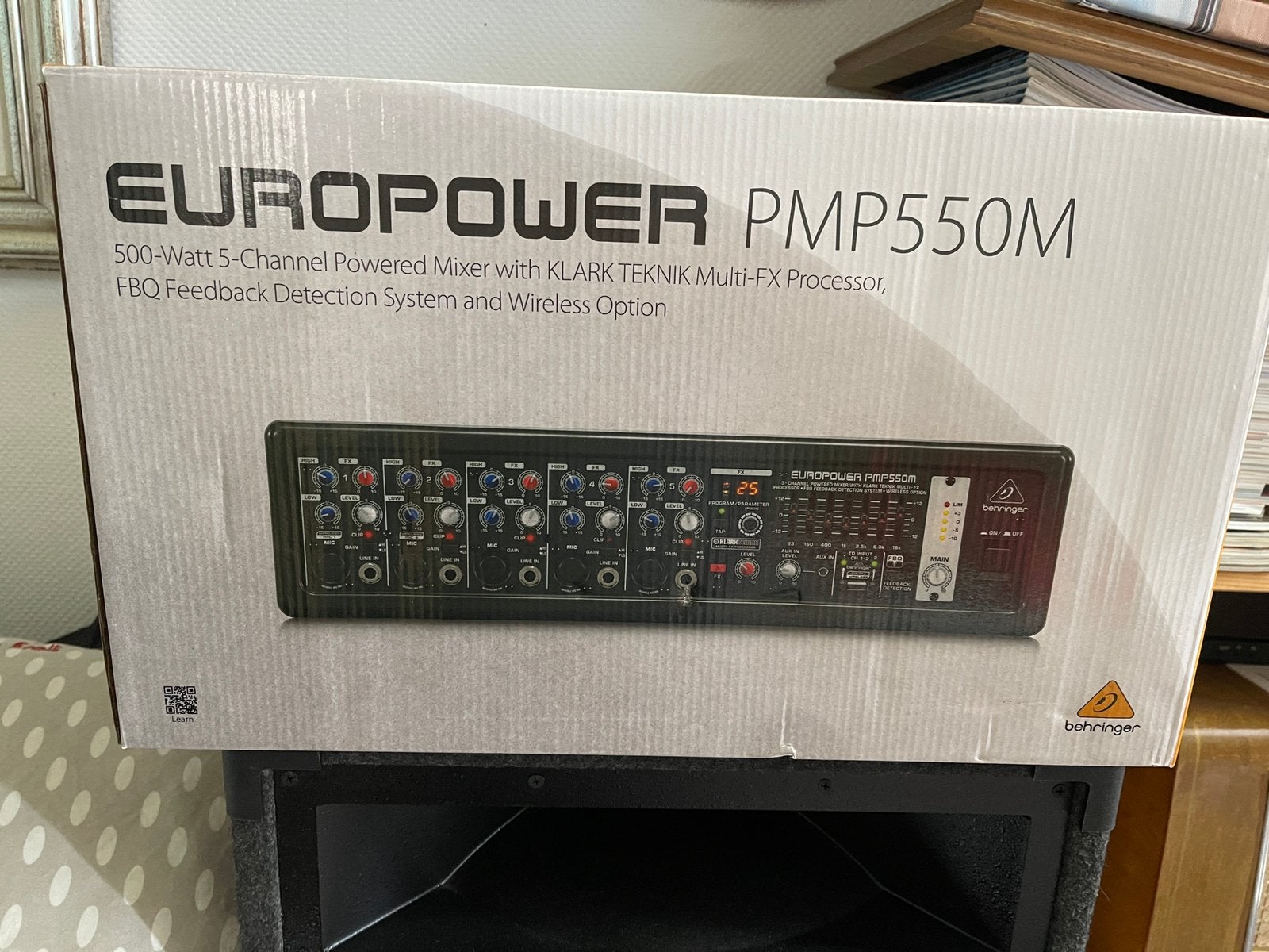 Behringer powermixer, Ophalen, Zo goed als nieuw, 5 tot 10 kanalen, Microfooningang