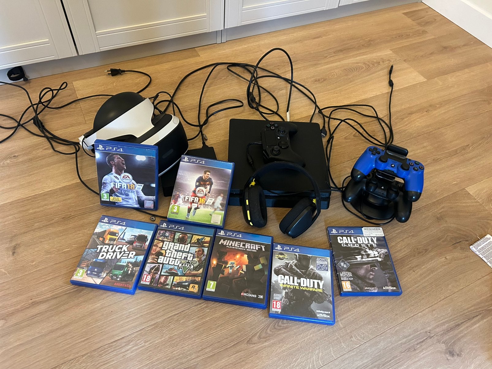 Ps4 te koop met extra toebehoren, Enlèvement ou Envoi, Utilisé