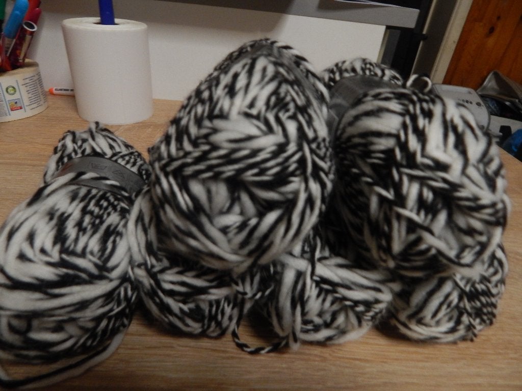 6 BOLLEN (WOL  TAMPA, Hobby en Vrije tijd, Ophalen of Verzenden