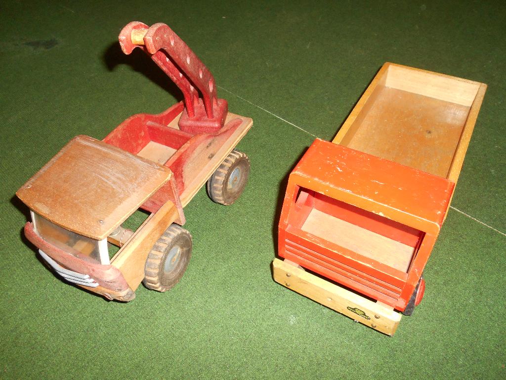 Houten vrachtwagens jaren 60, Ophalen