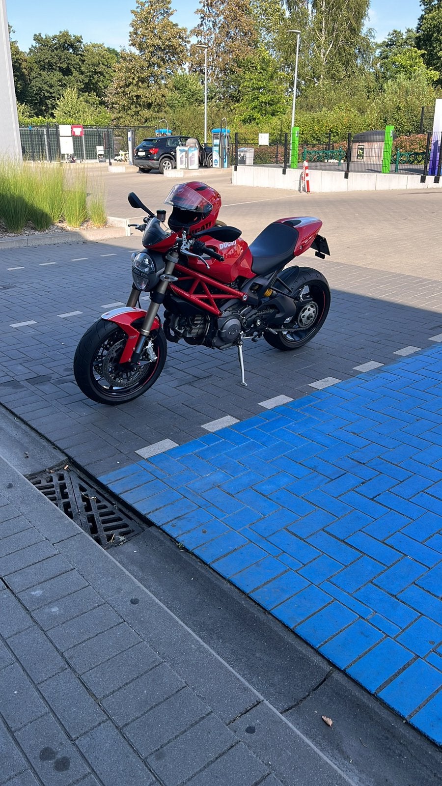 Ducati monster 1100 evo, Ophalen