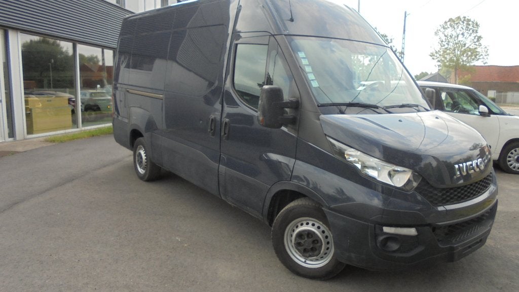 IVECO DAILY L3H2 - 2.3 DCI - 160 PK - AIRCO - TREKHAAK, Autos, Entreprise, Boîte manuelle, Noir, 5 portes