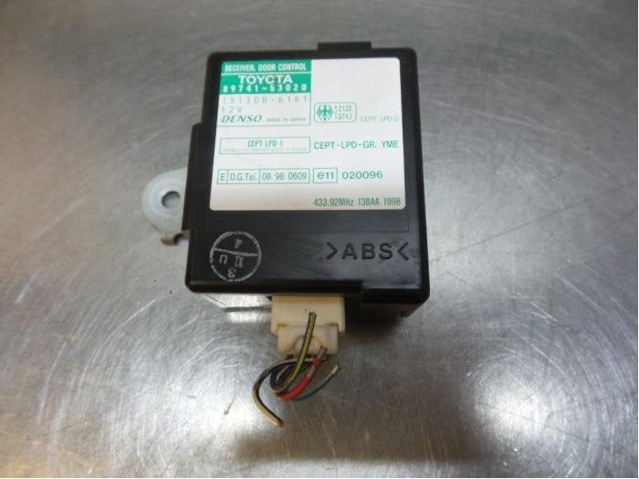 Centrale Deurvergrendelings Module van een Lexus IS 200 (IS, Gebruikt, -, -, -