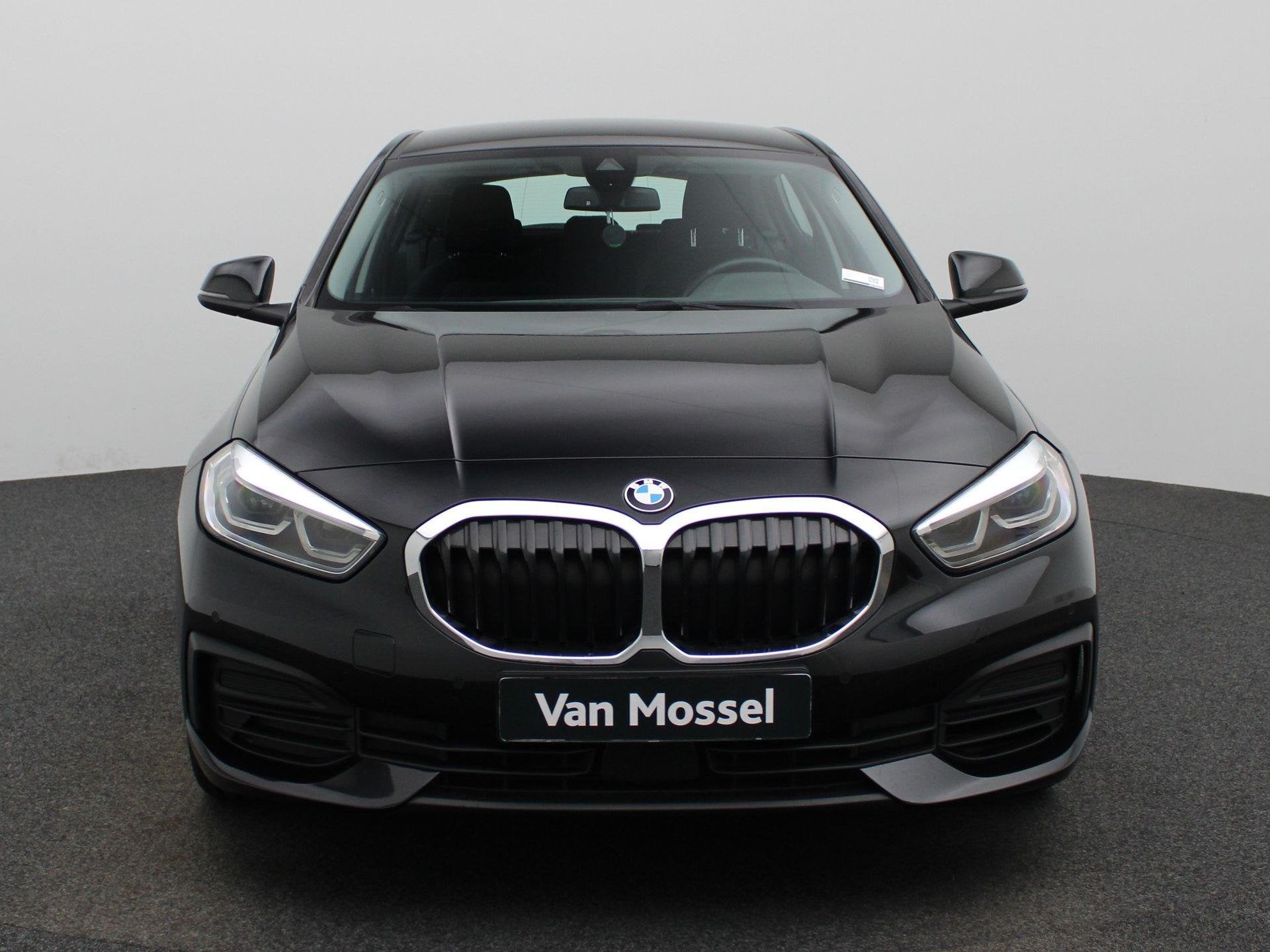 BMW 1 Serie Hatch 116iA (80 kW) (automatique), Autos, BMW, Achat, Entreprise, 1415 kg, 5 portes