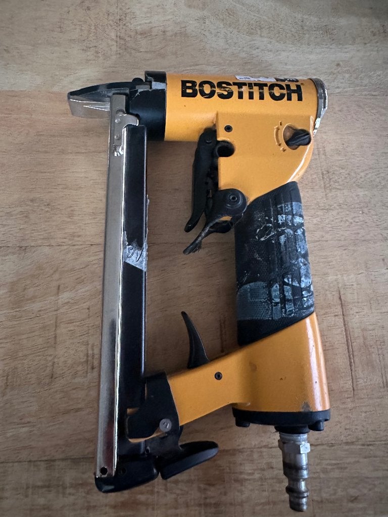 Agrafeuse Bostitch, Ophalen, Gebruikt