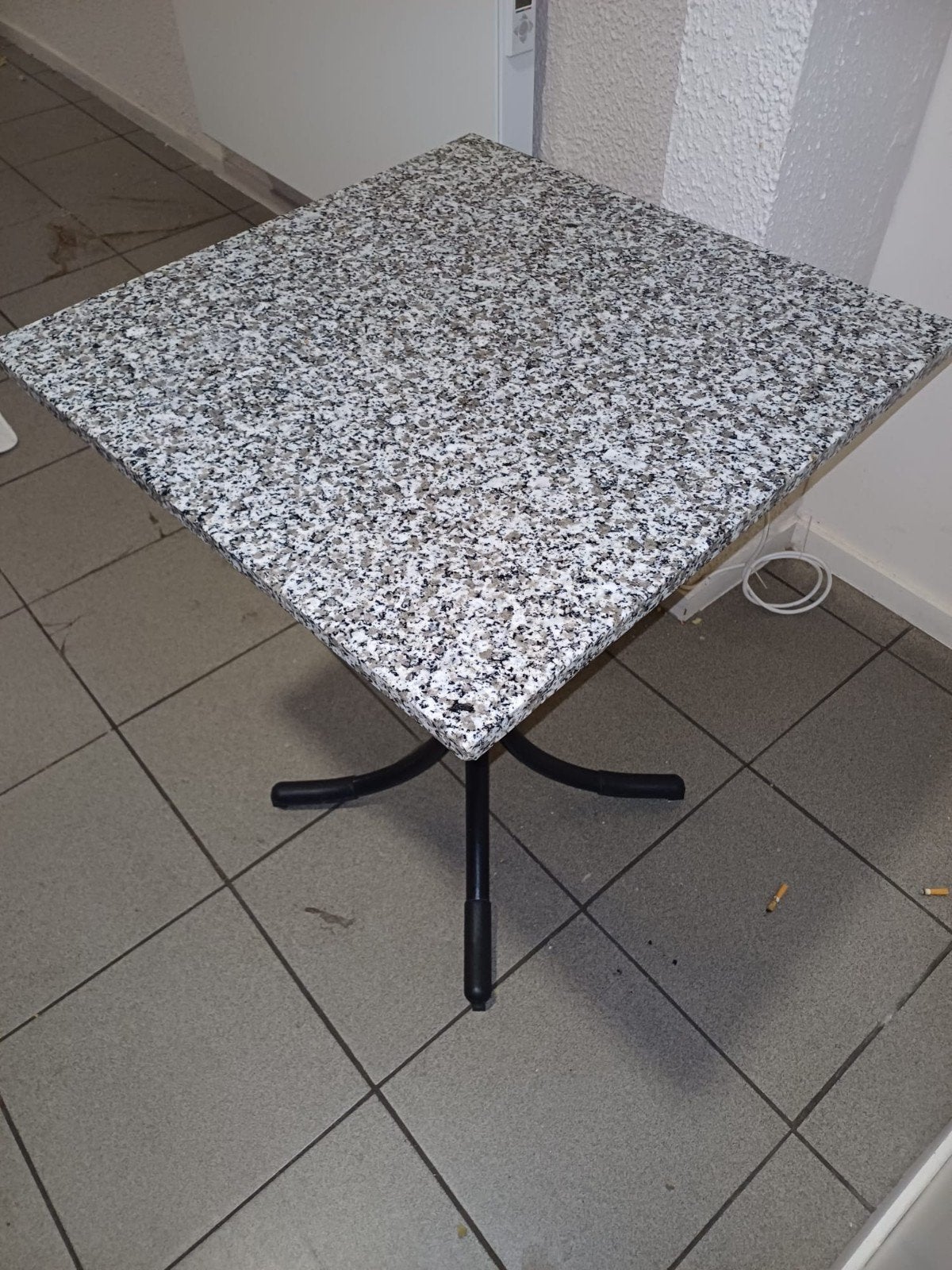 Table en marbre pour snack ou restaurants