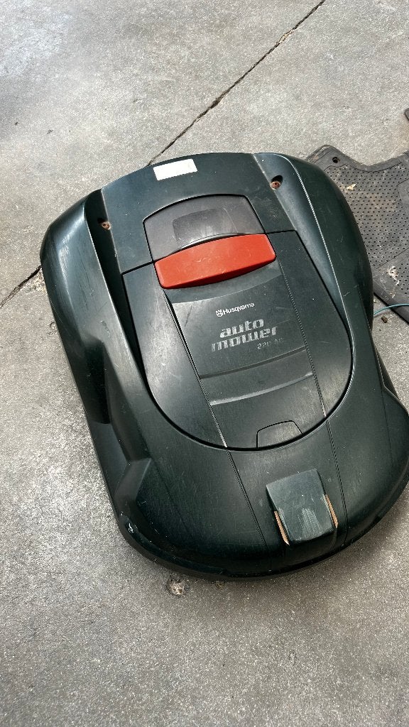 Robotmaaier Husqvarna 220 AC met laadstation, Ophalen, Gebruikt, Husqvarna
