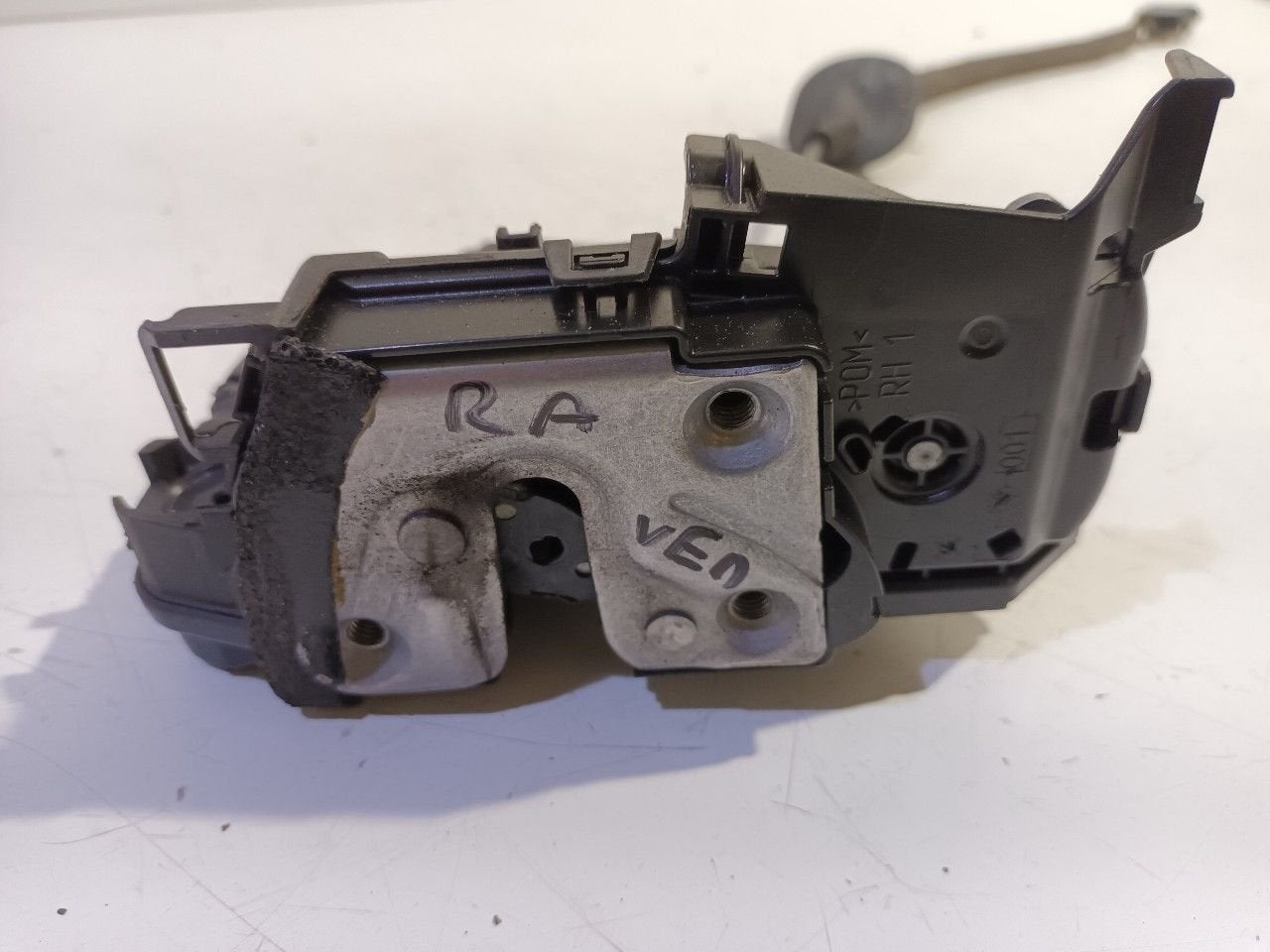 Slot mechaniek portier elektrisch centrale vergrendeling rec, Onderdelen@venauto.nl, Van der Ven Autorecycling B.V., Ettenseweg 76, 4706 PB Roosendaal, The Netherlands