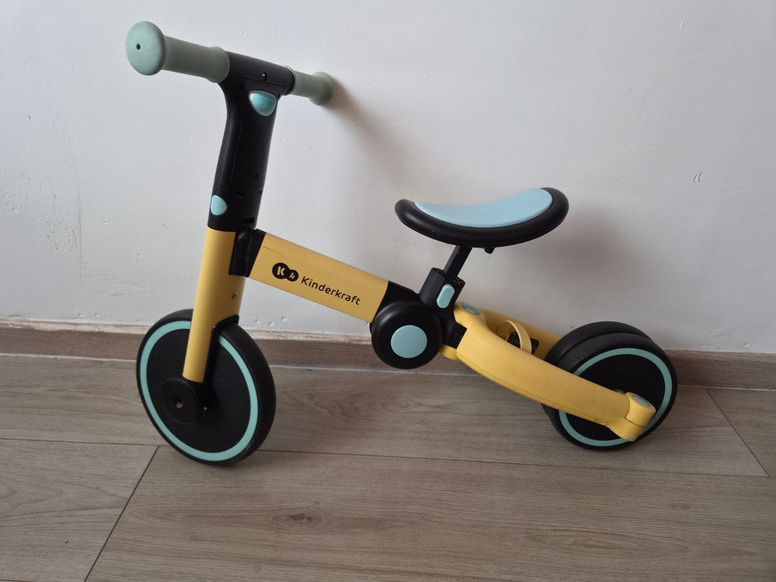 Kinderkraft 4TRIKE 3-in-1 Opvouwbare Driewieler / Loopfiets, Ophalen, Zo goed als nieuw, Loopfiets