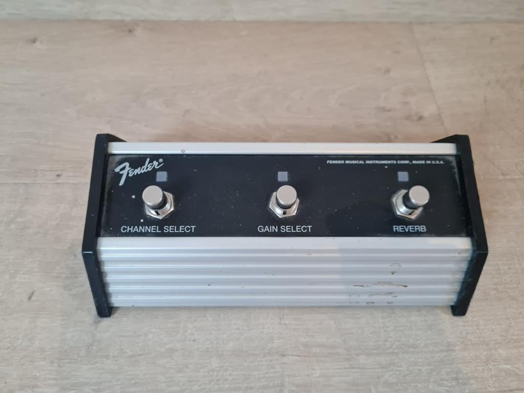 Ampli guitare Fender Performer 1000, Musique & Instruments, Enlèvement