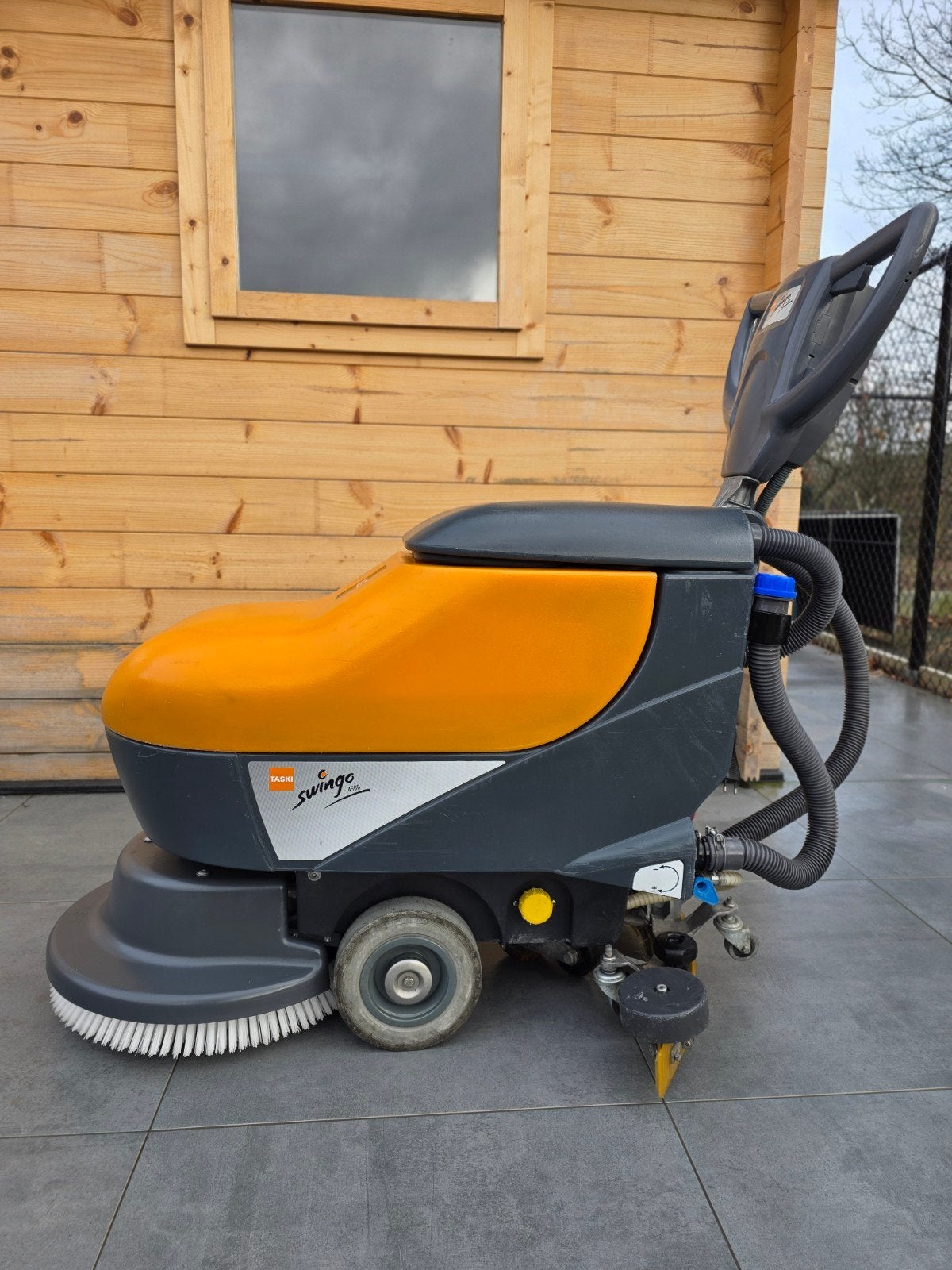 Taski Swingo 450B Schrobzuigmachine Nieuwe Accu's, Doe-het-zelf en Bouw, Ophalen of Verzenden, Gebruikt, Schrobmachine