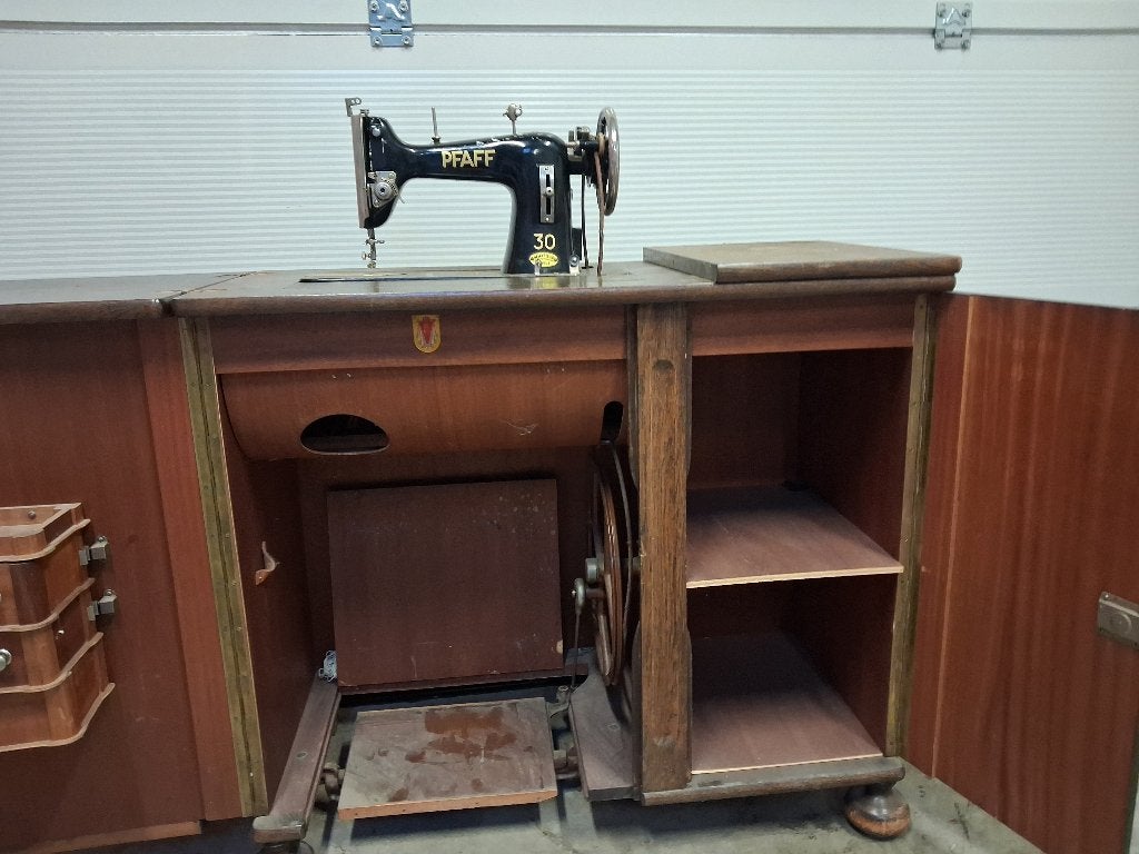 Oude Pfaff-naaimachine, Hobby en Vrije tijd, Naaimachines en Toebehoren, Ophalen, Naaimachine, Pfaff