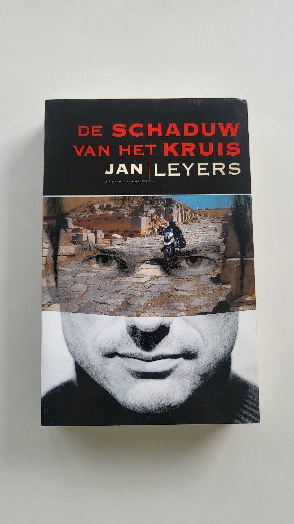 De schaduw van het kruis - Jan Leyers, Ophalen, Gelezen, Jan Leyers