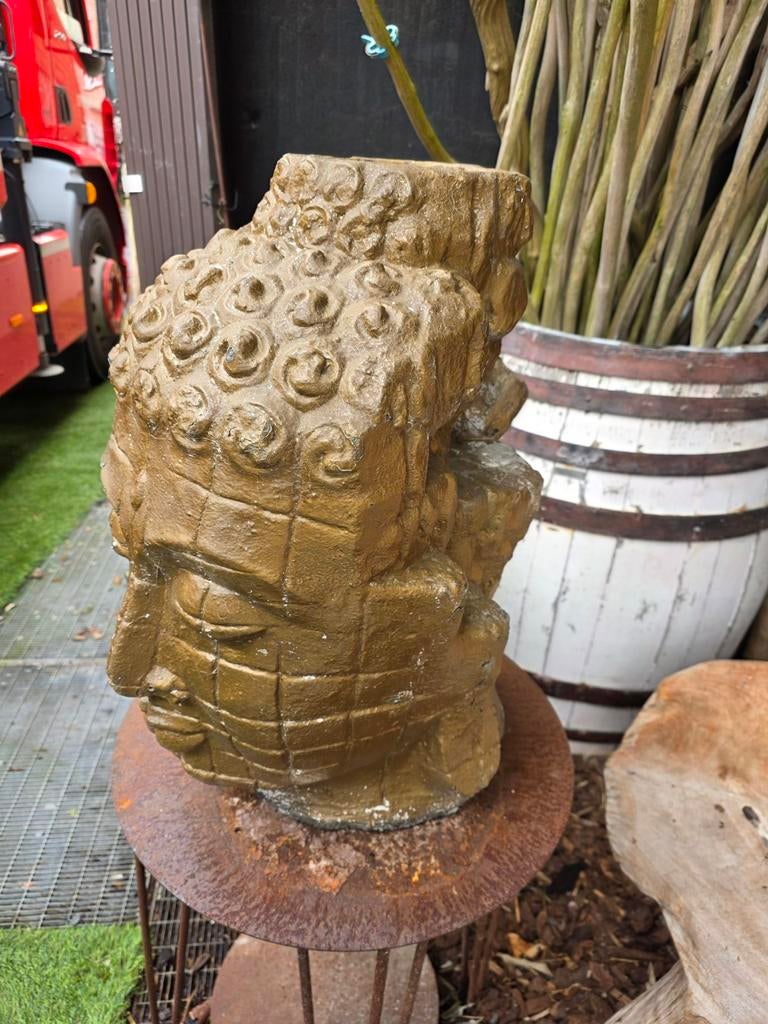 Grote boudha beton, Ophalen, Beton, Fontein